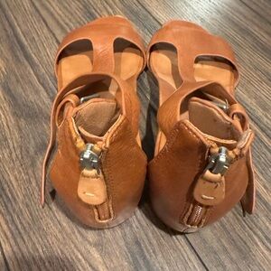 Women’s Brown Leather Sandals